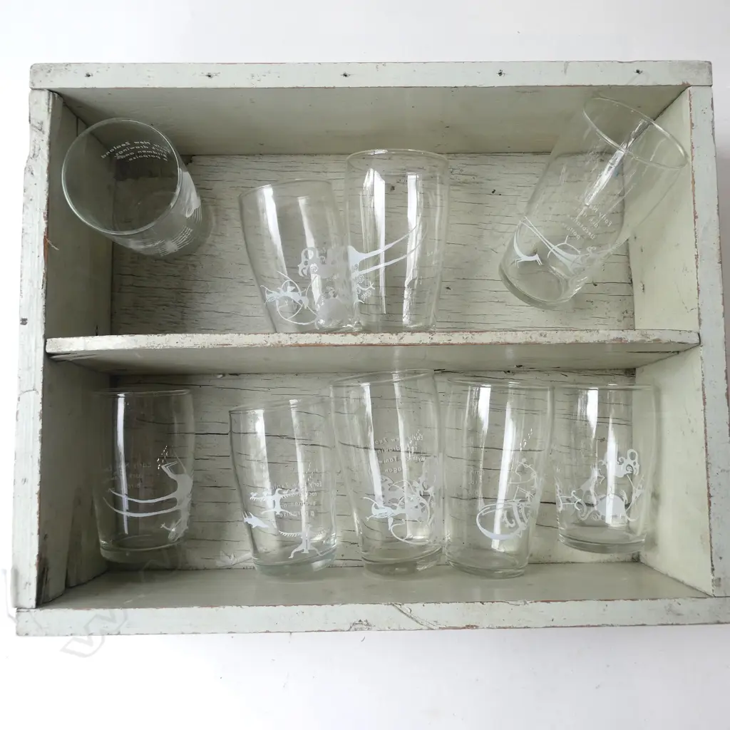 9 GLASSES w. NZ ROCK CARVING DESIGNS H.110mm IN PAINTED WOODEN BOX 360x290mm Image 1++