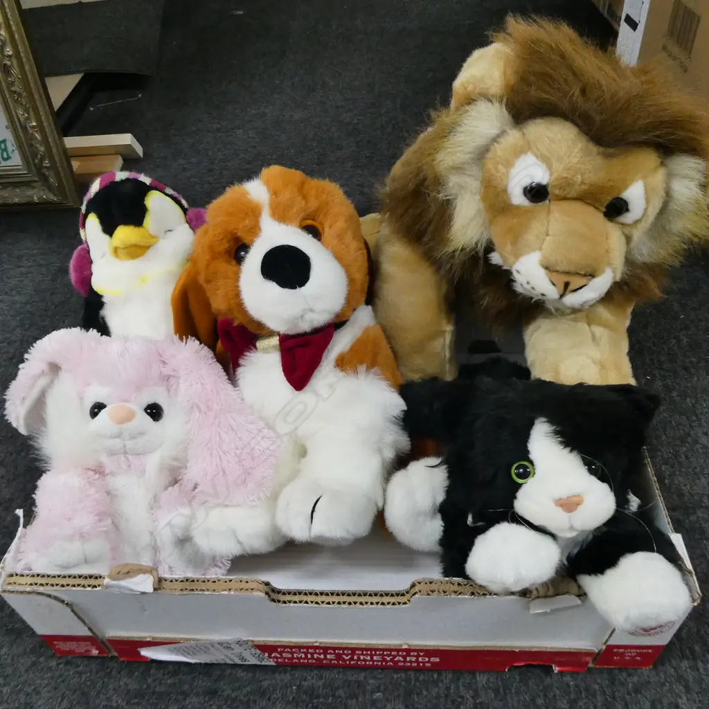 COLLECTION OF 5 SOFT TOYS LION ETC Image 1++