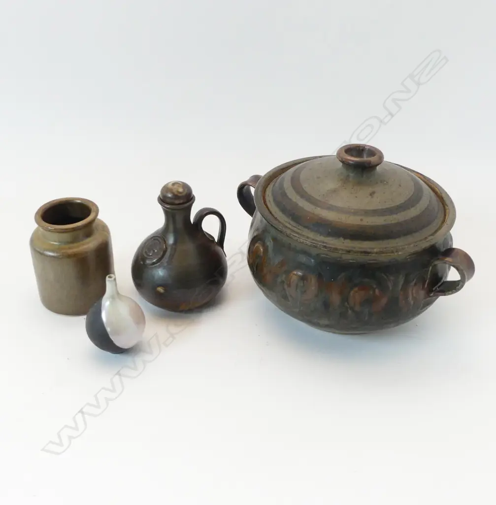 ASST. NZ STUDIO POTTERY; LG LIDDED CASSEROLE ETC Image 1++