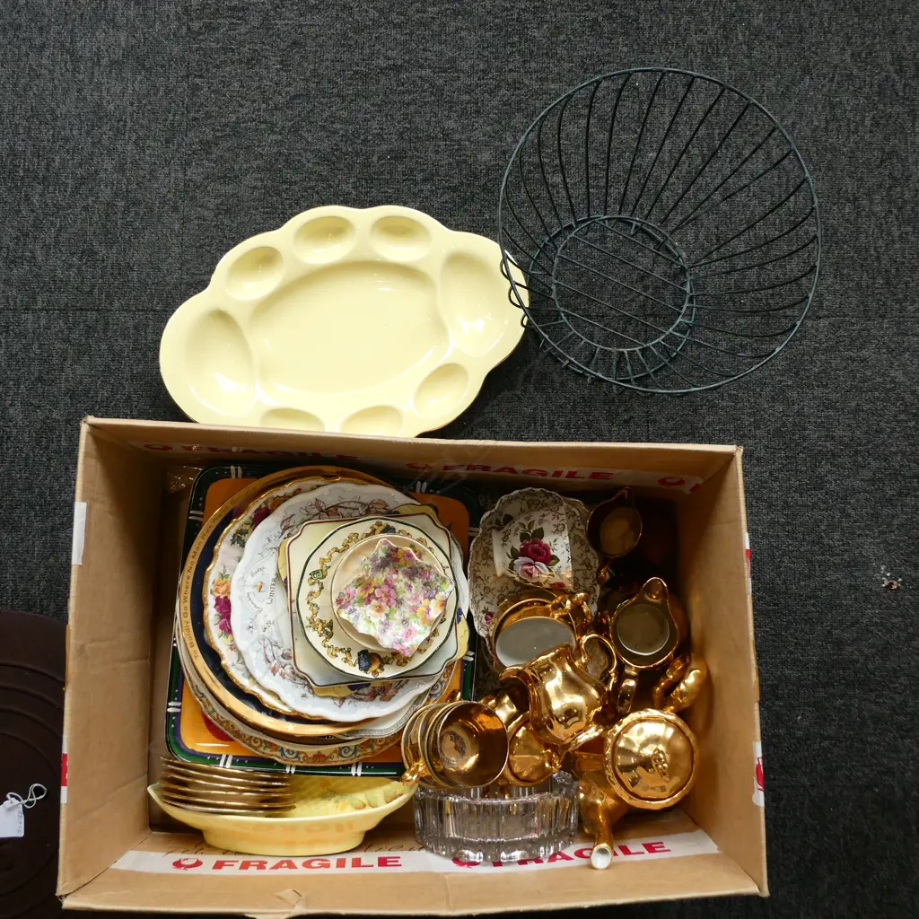 ASST. CHINA INCL. GOLD TEA SET ETC Image 1++