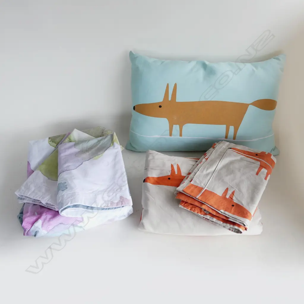 2 SETS DOUBLE SIZED DUVET COVER AND 2 MATCHING PILLOW SLIPS EACH - FOX & ABSTRACT WATERCOLOUR PATTERN & 1 FOX CUSHION Image 1++