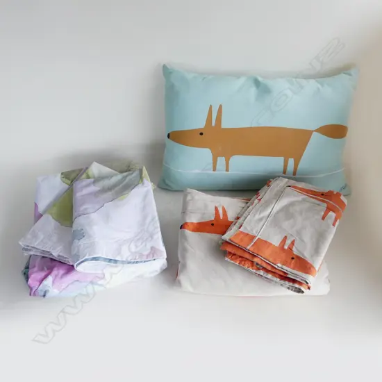 2 SETS DOUBLE SIZED DUVET COVER AND 2 MATCHING PILLOW SLIPS EACH - FOX & ABSTRACT WATERCOLOUR PATTERN & 1 FOX CUSHION