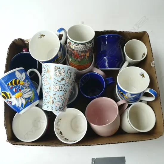 BOX OF ASSORTED CUPS/ MUGS