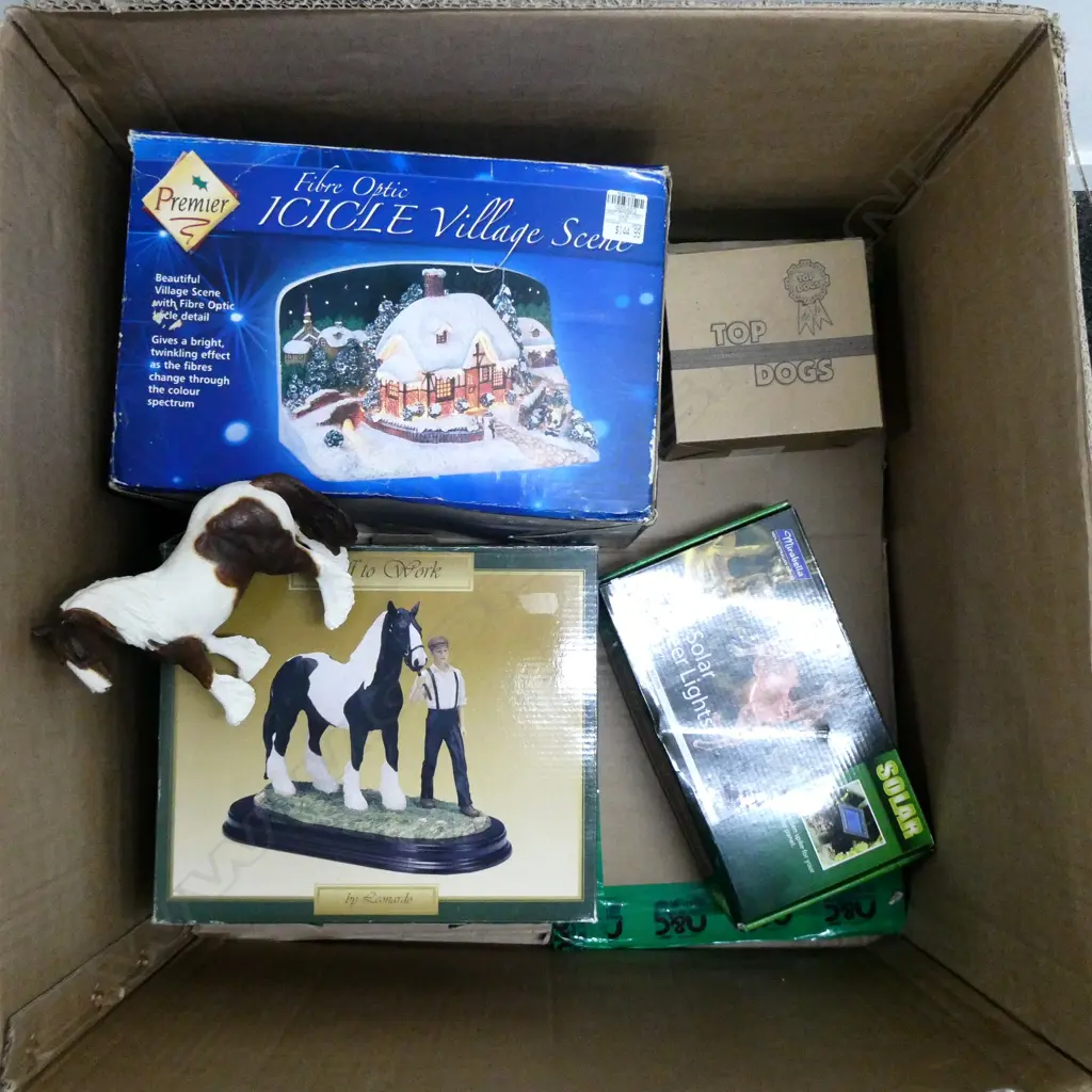 BOXED ICICLE VILLAGE L330MM LEONADO OFF TO WORK  HORSE L270MM BOXED SOLAR LIGHTS BOXED TOP DOG PUPPYS & LEONADO HORSE H1 Image 1++