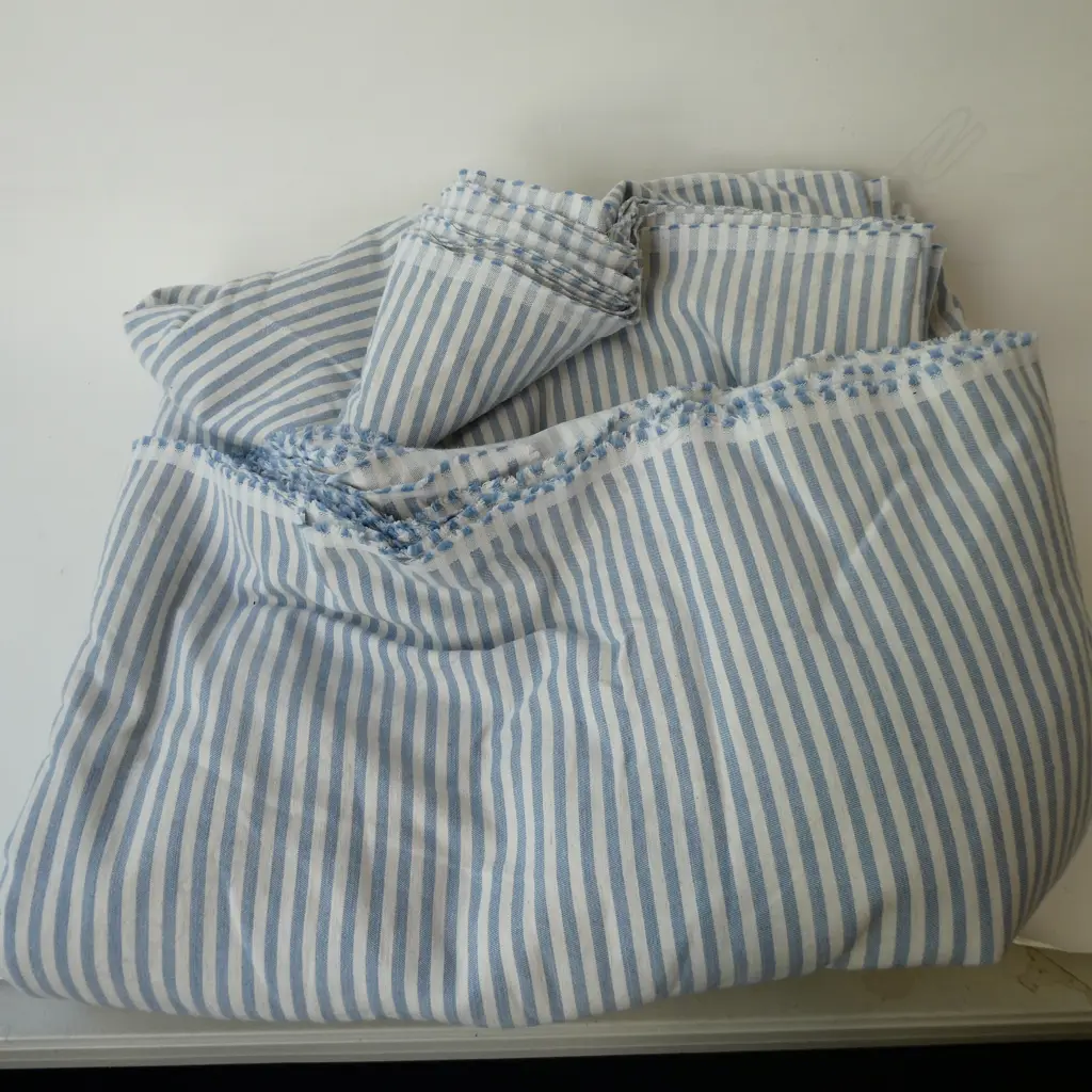 19.5M B/W STRIPED UPHOLSTERY FABRIC / TICKING Image 1++
