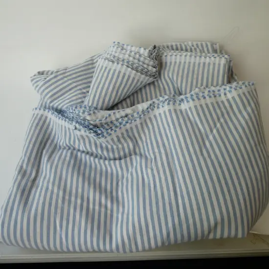 19.5M B/W STRIPED UPHOLSTERY FABRIC / TICKING