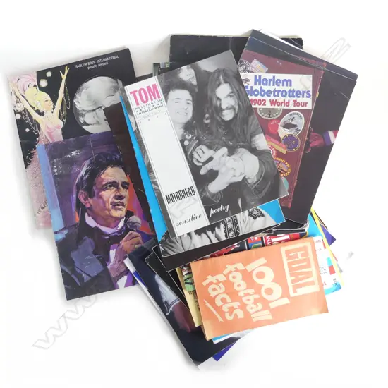 COLLECTION OF VINTAGE CONCERT PROGRAMS SOME SIGNED BY THE ARTISTS