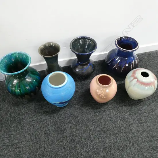 COLLECTION OF NZ STUDIO POTTERY VASES
