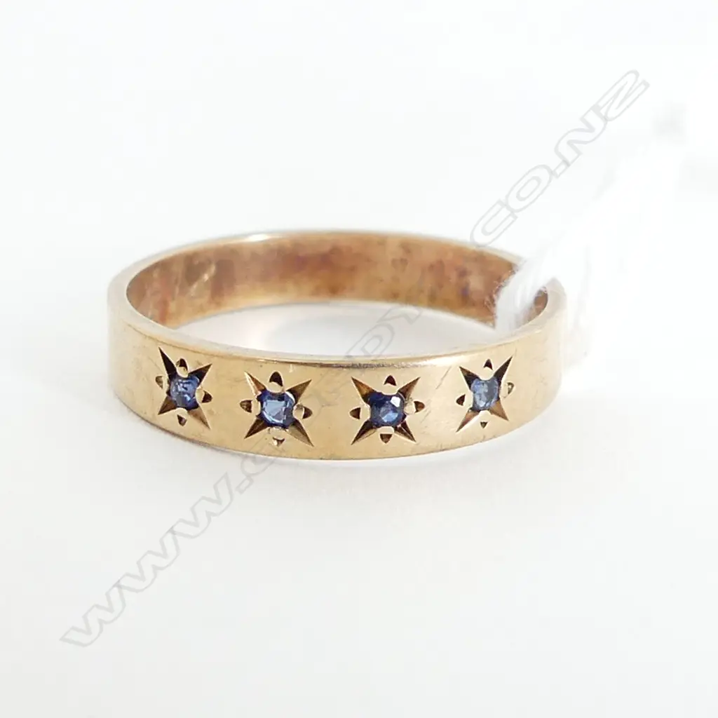 9CT GOLD SAPPHIRE SET RING 1.8GMS SIZE M Image 1++