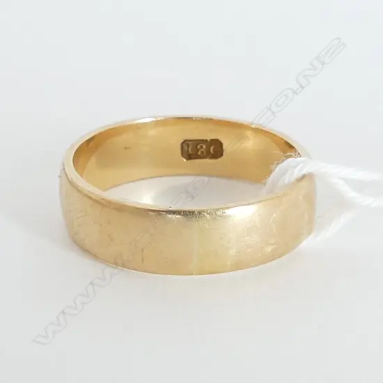 VINTAGE PLAIN 18ct YELLOW GOLD BAND RING 4.35gms SIZE M