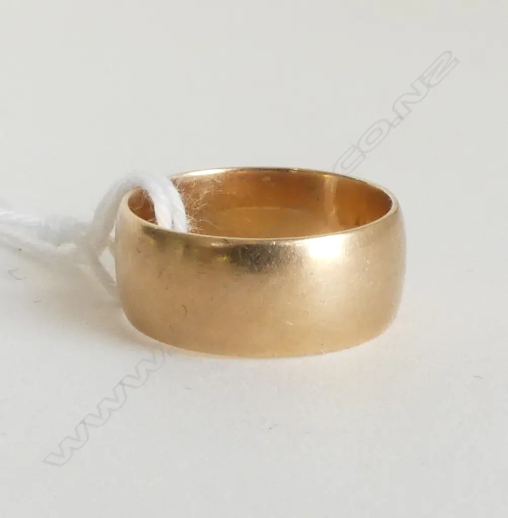 VINTAGE 18ct ROSE GOLD WIDE BAND RING 5.6gms. width 7mm approx SIZE L Image 1++