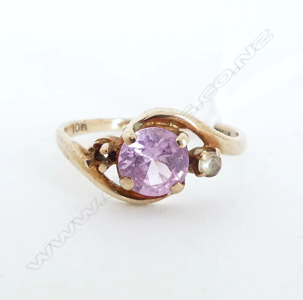 10CT RING, 1 STONE MISSING, 1.6gms SIZE M Image 1++