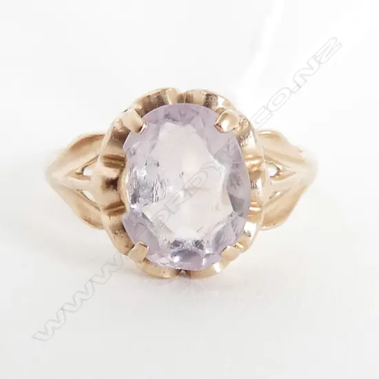 9CT GOLD PALE AMETHYST RING STONE IS DAMAGED 2.7GMS SIZE M