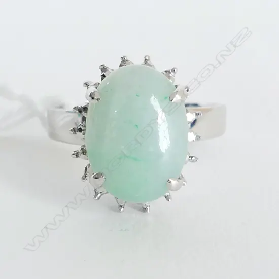 8ct W/G JADE  RING 4.8gms SIZE P