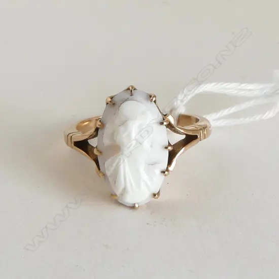 9ct ROSE GOLD CAMEO RING forked shoulders 3.5gms SIZE L