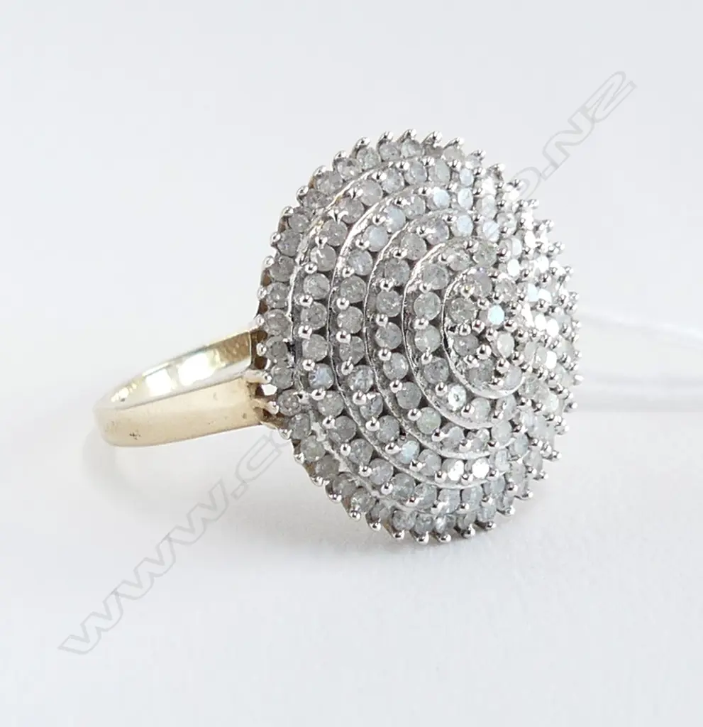 9ct Y/GOLD & DIAMOND PRINCESS TYPE RING 3.4gms SIZE P Image 1++