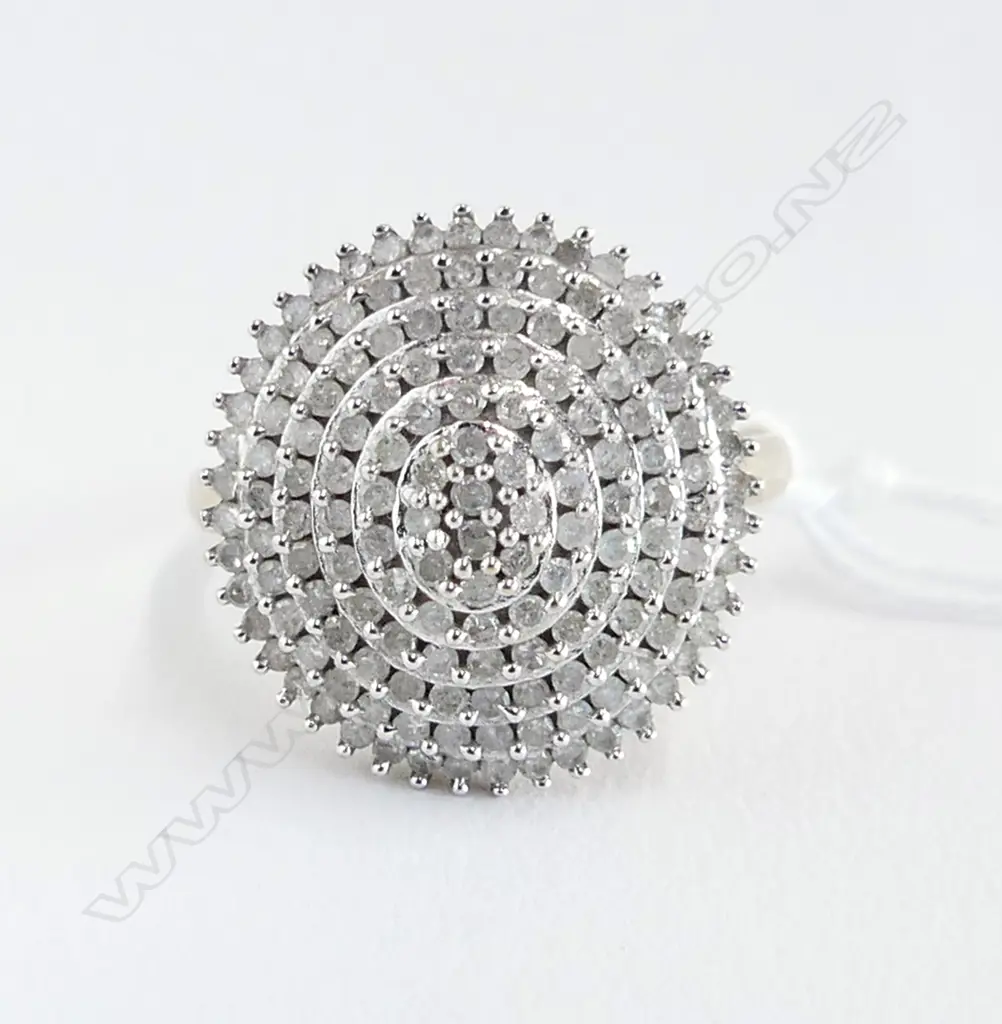 9ct Y/GOLD & DIAMOND PRINCESS TYPE RING 3.4gms SIZE P Image 1++