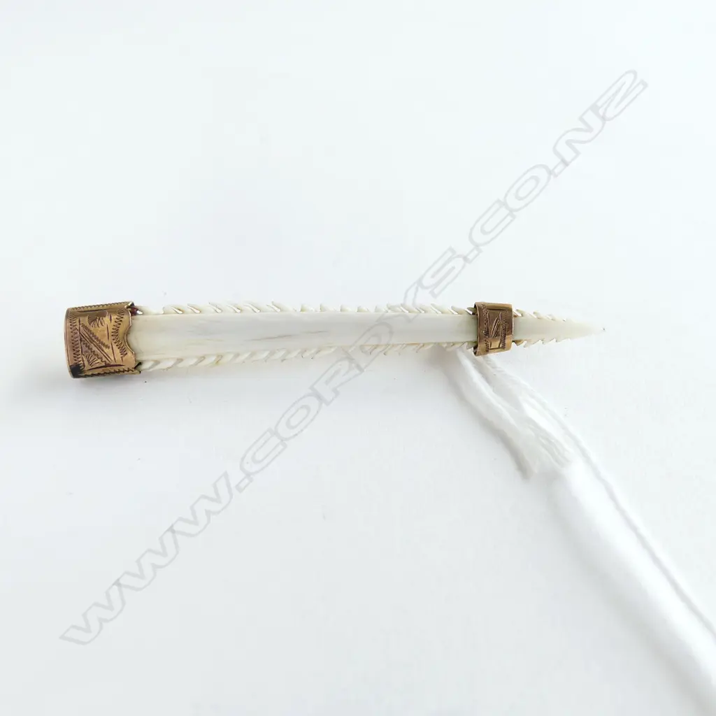 LATE VICT. STINGRAY BARB BROOCH w. 9ct GOLD (excl. pin) Image 1++