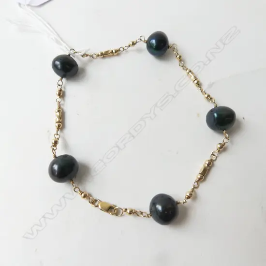 9ct? GOLD & BLACK PEARL BRACELET gold plated clasp