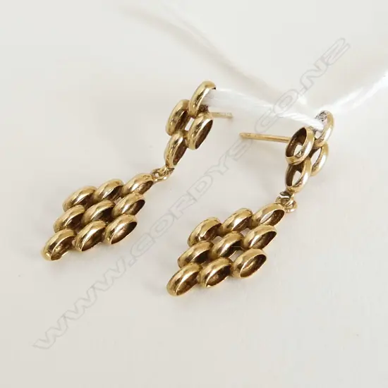 9ct YELLOW GOLD LOZENGE CHAIN LINK EARRINGS 1GM no butterflies