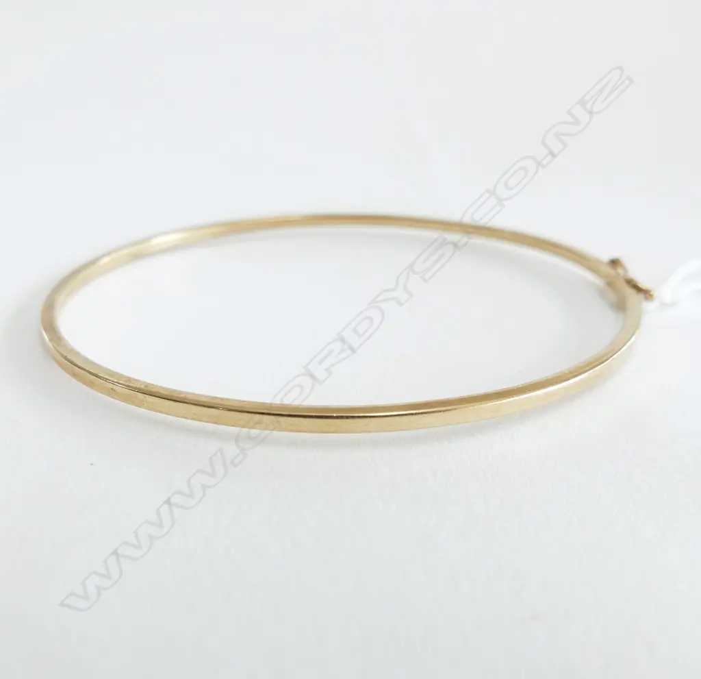 9CT GOLD BANGLE 2.9grms Image 1++