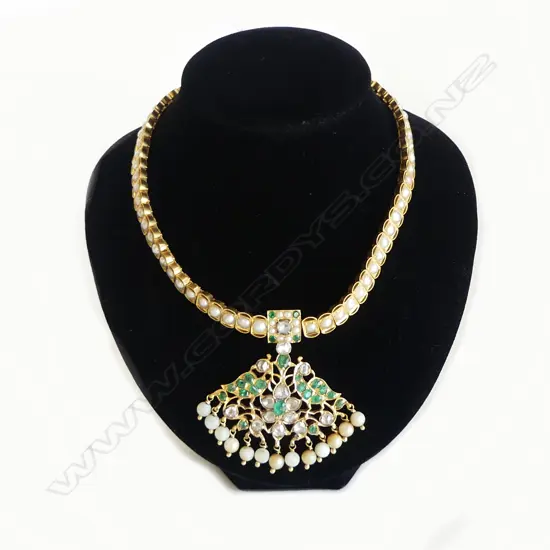 22CT GOLD EMERALD DIAMOND AND PEARL NECKLACE 82gms (one pearl missing in necklace. Pearl drops on pendant are costume)