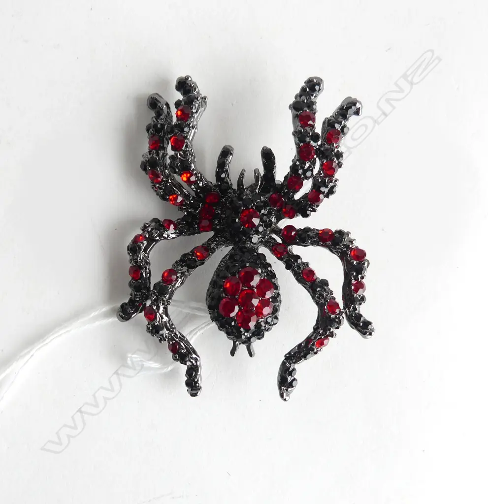 MODERN COSTUME SPIDER BROOCH Image 1++