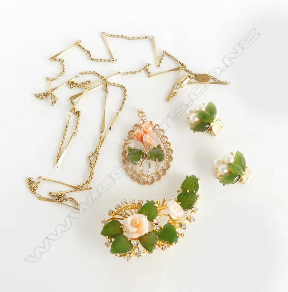 4 PCES COSTUME JEWELLERY Image 1++