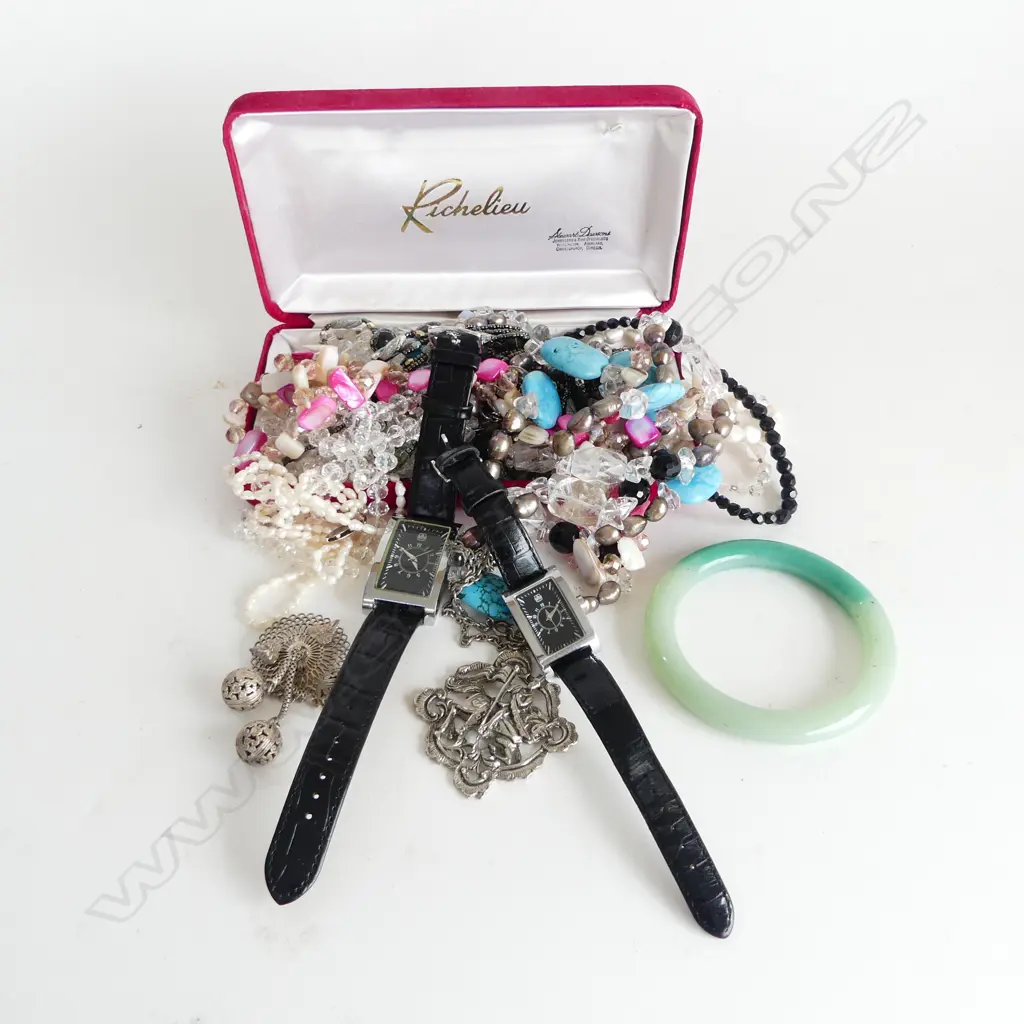 ASST. COSTUME JEWELLERY INCL. NECKLACES (PEARL ETC), GLASS BANGLE, 2 WRIST WATCHES ETC Image 1++