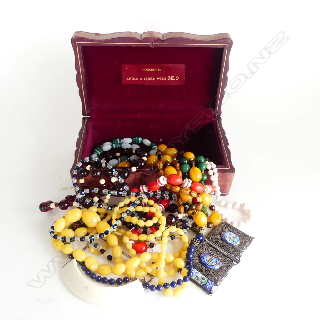 VINTAGE GLASS BEAD NECKLACES IN LEATHER JEWELLERY CASE (2 FEET MISSING) + TUSK PENDANT NECKLACE & SILVER BRACELET Image 1++