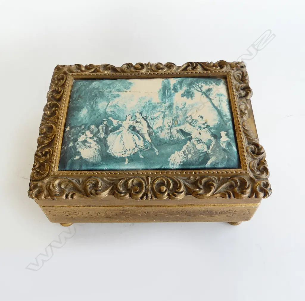 ASST. COSTUME JEWELLERY IN MUSICAL BOX W.225mm Image 1++