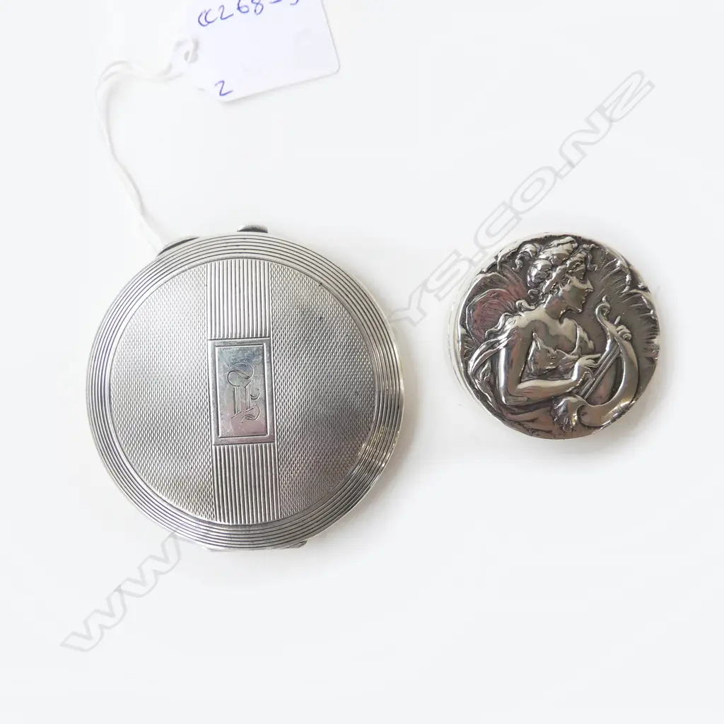 STG SILVER COMPACT B'HAM 1936 60GRMS. & ST SILVER EMBOSSED BOX 34GRMS. Image 1++