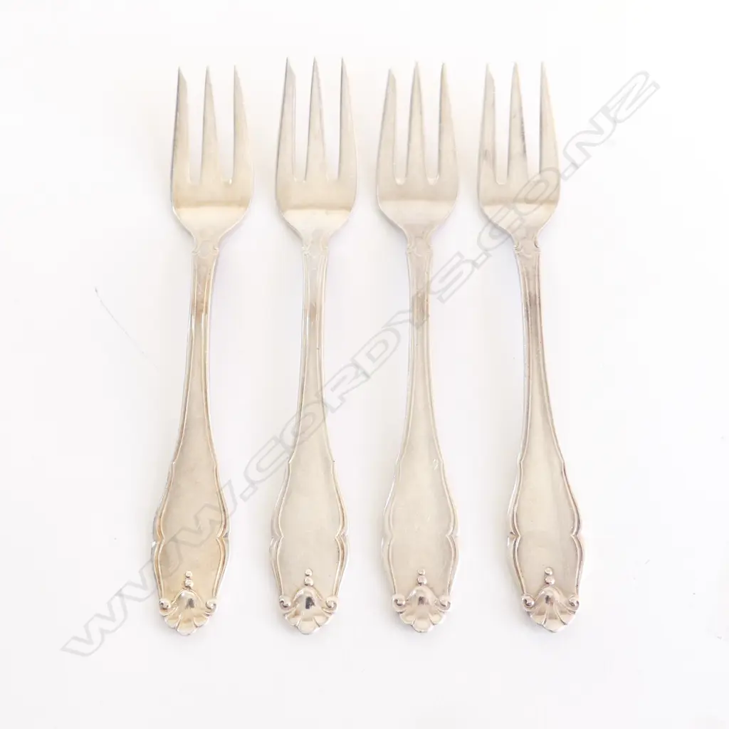 4 DANISH SILVER CAKE FORKS 93GMS Image 1++