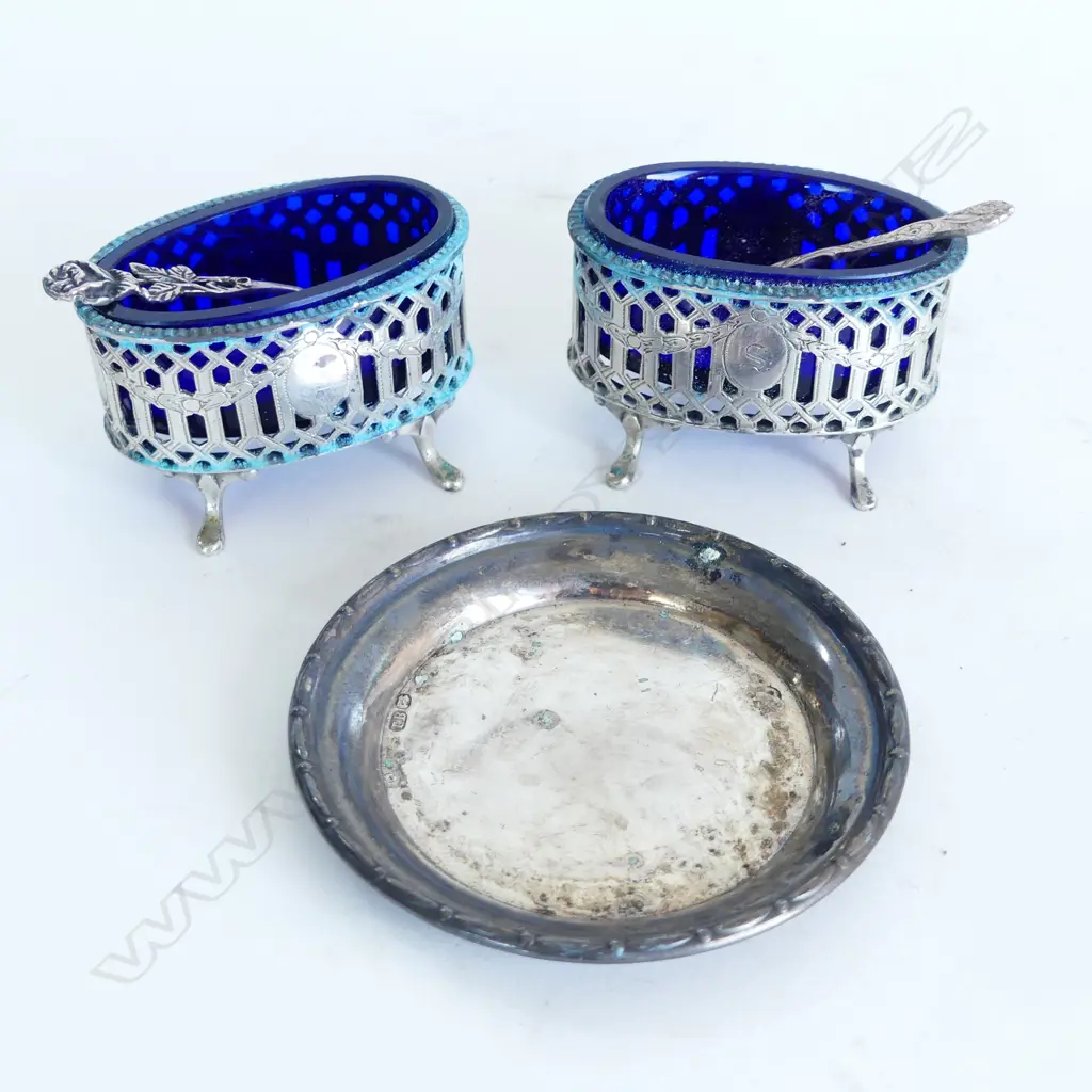 PR OF DANISH SILVER BLUE GLASS LINED SALTS  &  SILVER DISH 80GMS SILVER WIEGHT Image 1++
