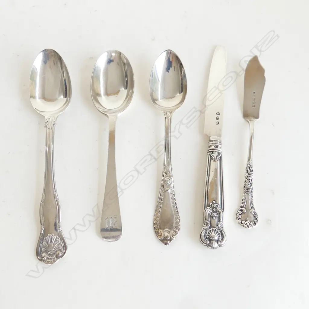 SMALL GROUP OF S/SILVER CUTLERY 3 SPOONS KNIFE 2 BUTTER KNIFE 125GMS Image 1++