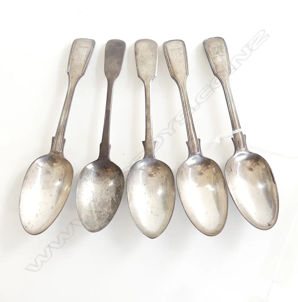 5 SILVER VICTORIAN SPOONS, FIDDLE PATTERN  Image 1++