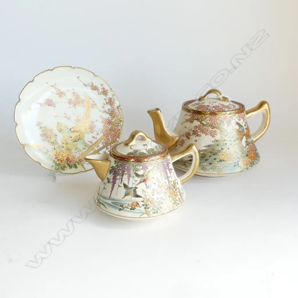 3 PCES SATSUMA; 2 TEAPOTS + PLATE 150mm dia Image 1++