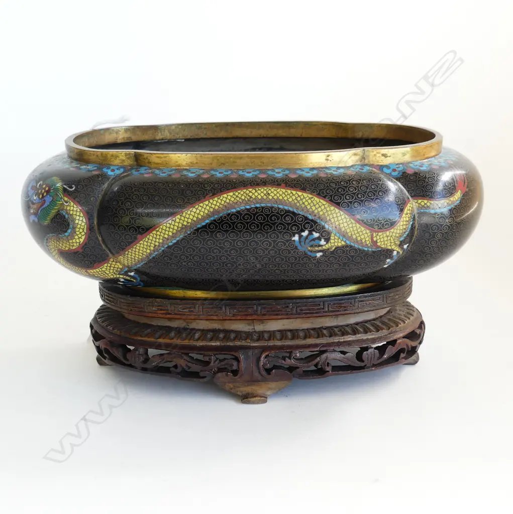BLACK CLOISONNE VASE w. DRAGON DECORATION ON STAND W.205mm Image 1++