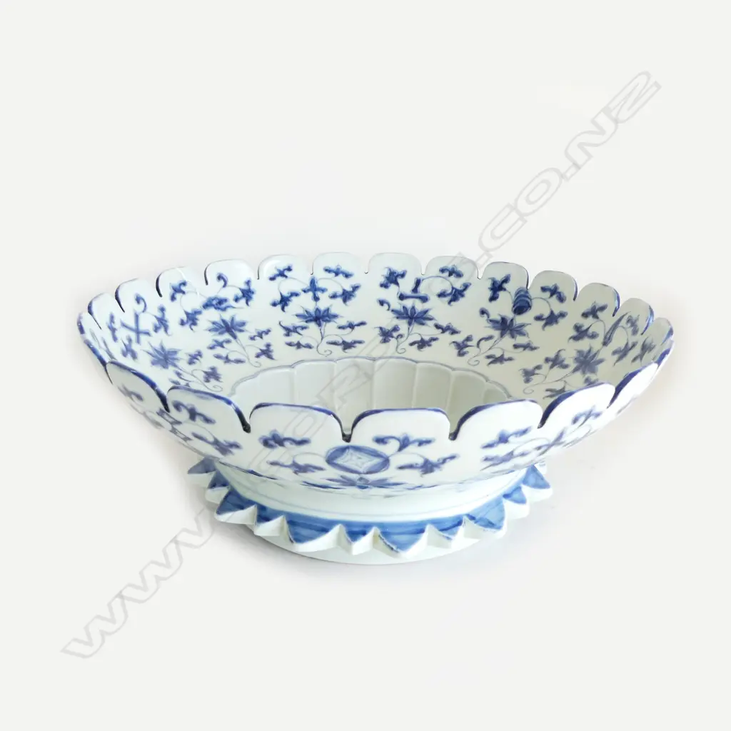 LG ORIENTAL B/W BOWL w. DRAGON DESIGN 385mm dia Image 1++