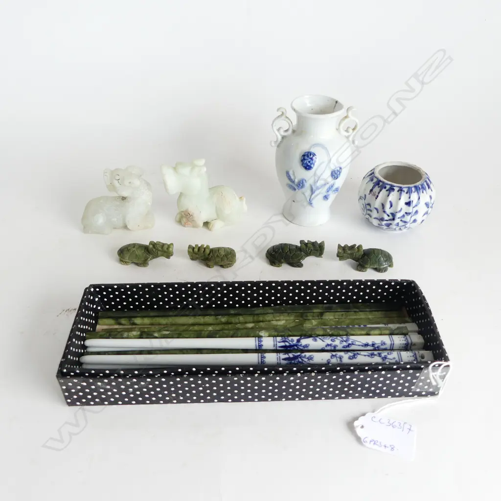 6 PRS CHOPSTICKS, 2 B/W VASES H.110mm, 6 JADE ANIMALS Image 1++