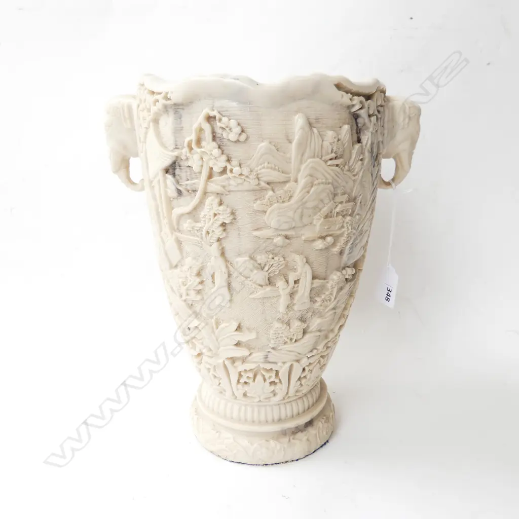 CHINESE RESIN VASE H.300mm Image 1++