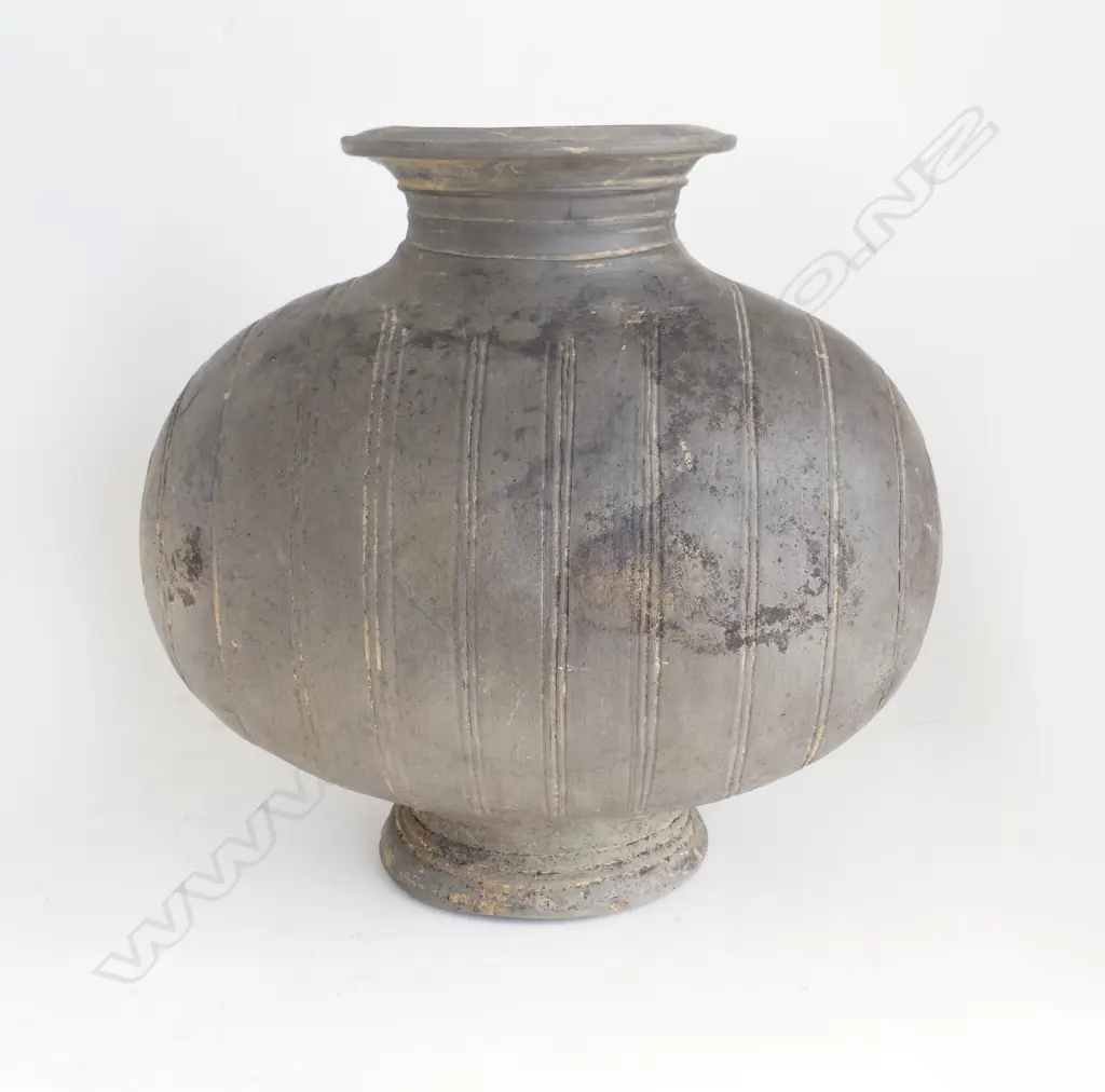 ORIENTAL ARCHAIC STYLE VASE H.240mm loss to rim Image 1++