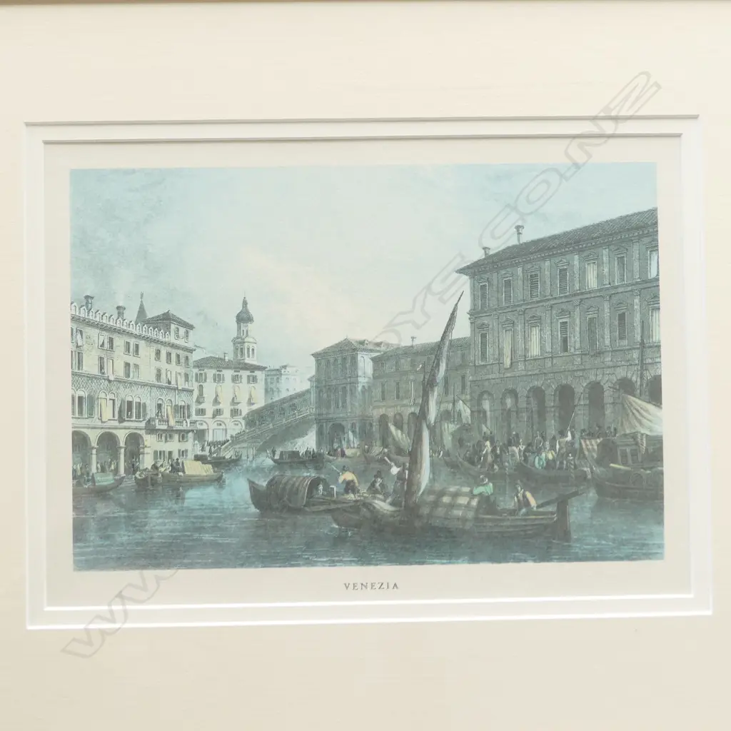 5 PRINTS, 200x260mm Image 1++