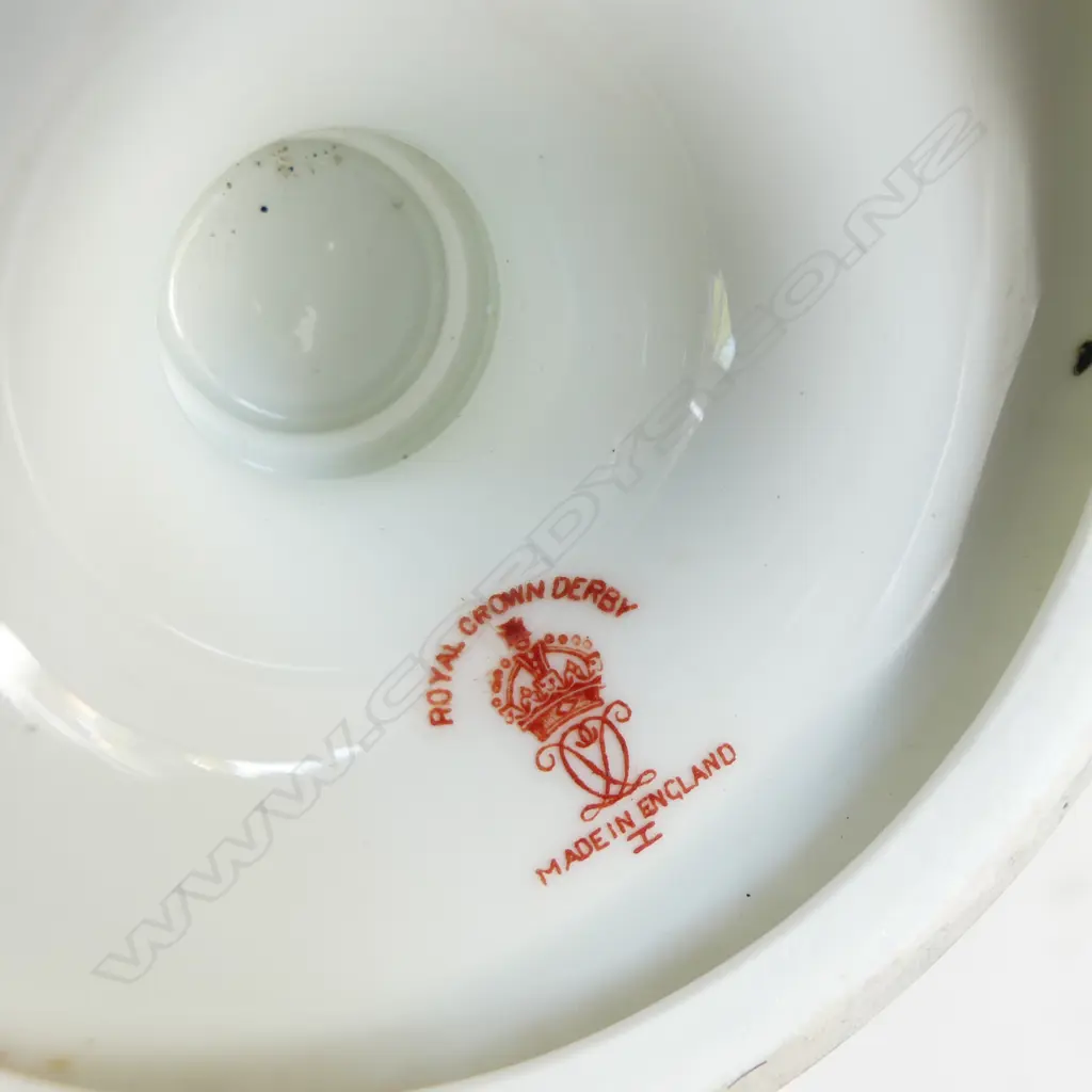 ROYAL CROWN DERBY GREEN VASE w BIRD H.215mm Image 1++
