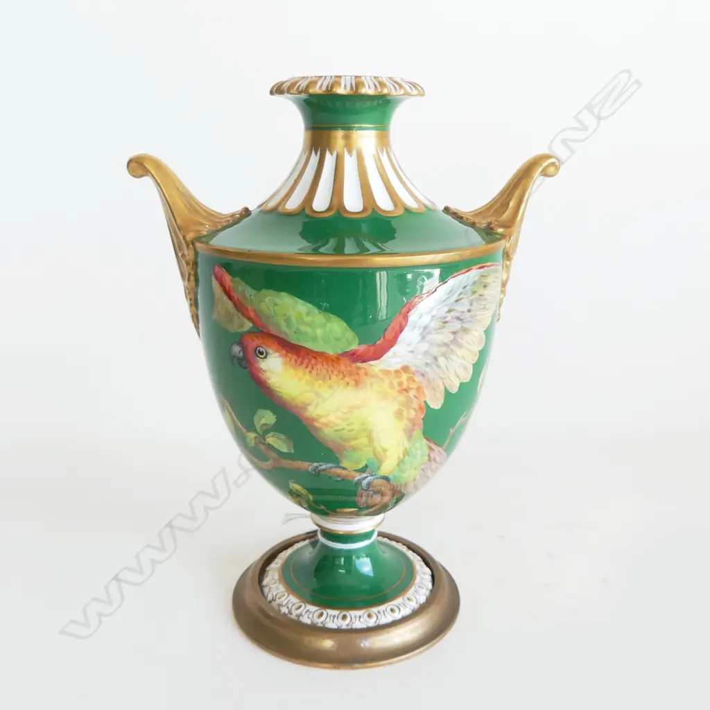 ROYAL CROWN DERBY GREEN VASE w BIRD H.215mm Image 1++