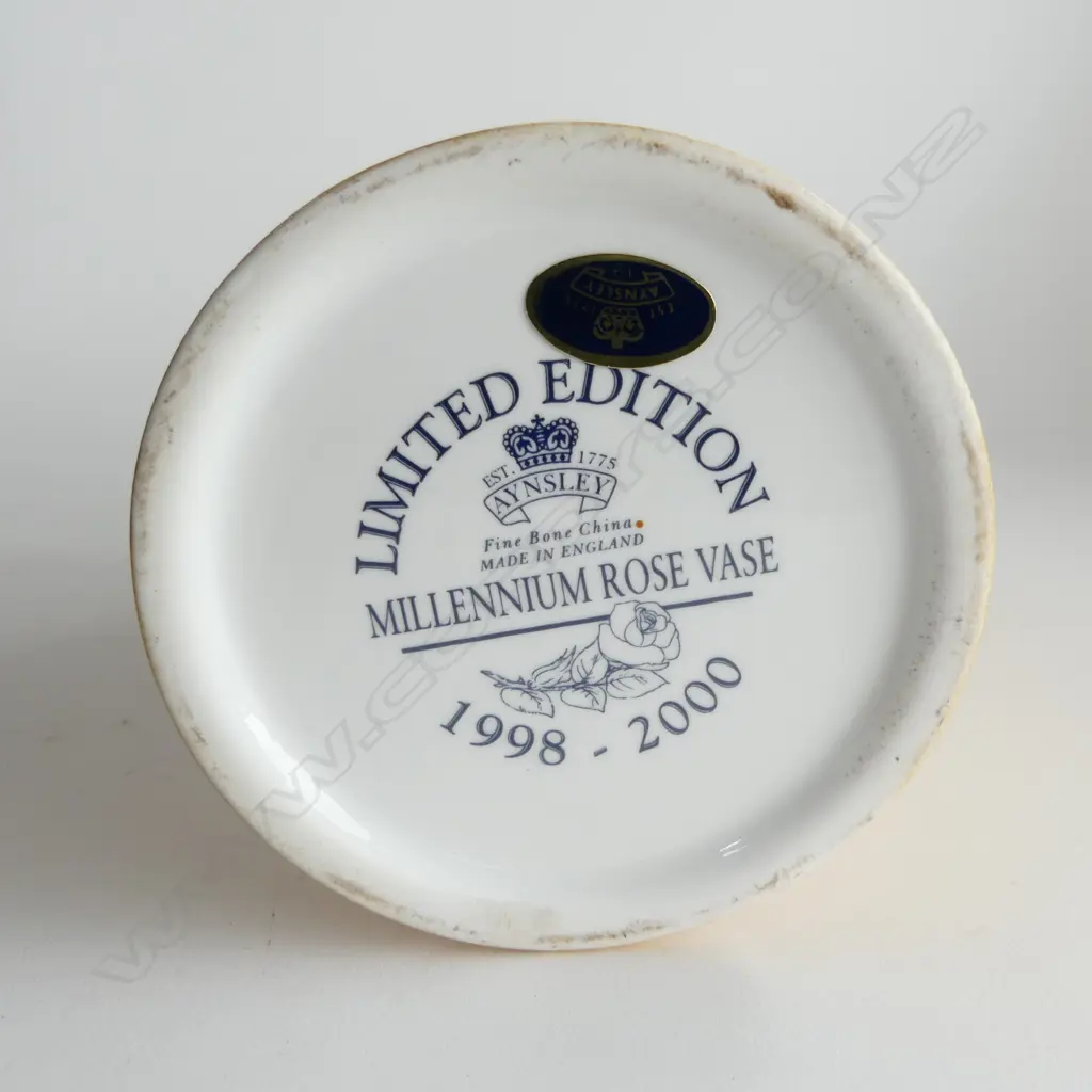 AYNSLEY 'MILLENNIUM ROSE' LIDDED VASE H.275mm + BOX Image 1++