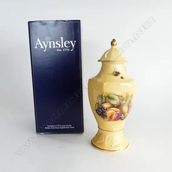 AYNSLEY 'MILLENNIUM ROSE' LIDDED VASE H.275mm + BOX