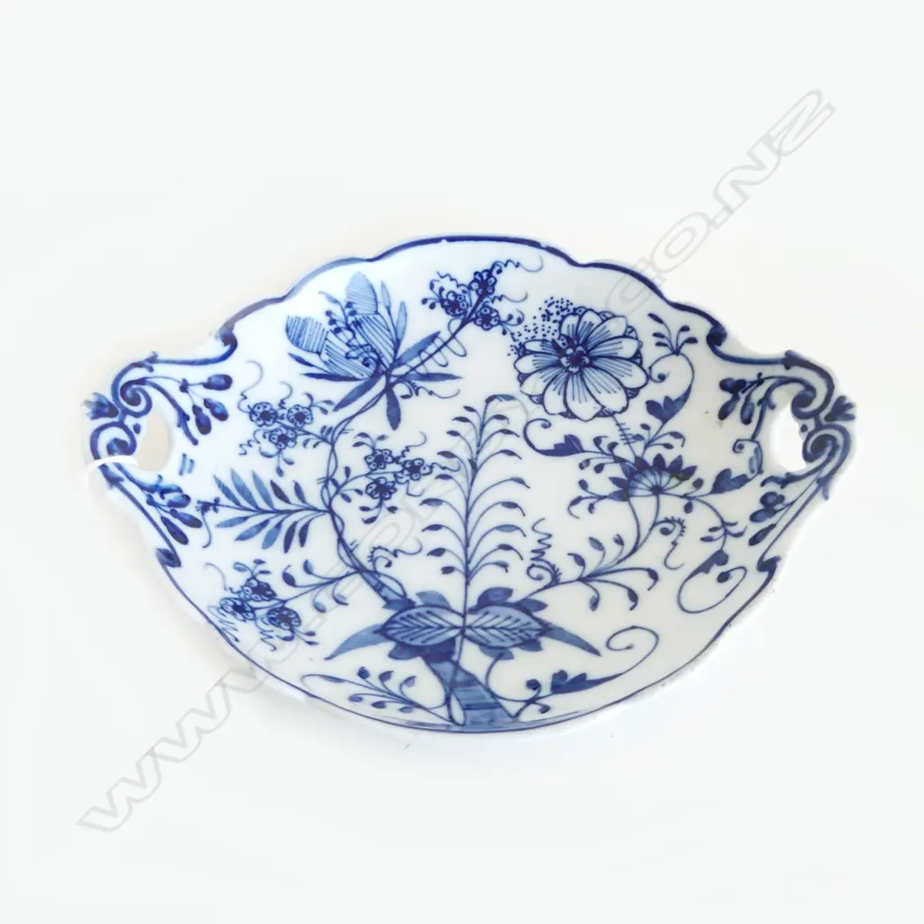 VINTAGE BLUE ONION DISH GERMAN MARK DIA220MM Image 1++