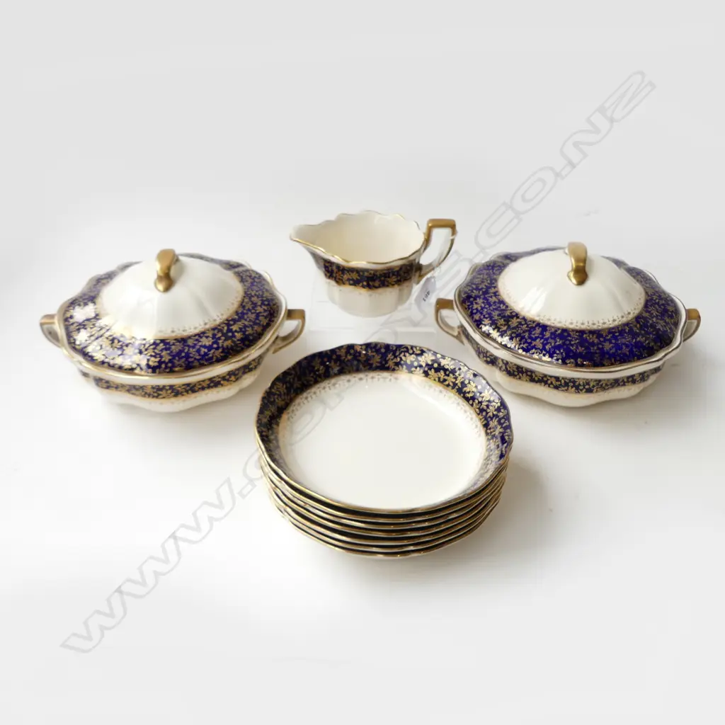 7 ROYAL DOULTON CEREAL BOWLS + 2 LIDDED TUREENS & JUG Image 1++