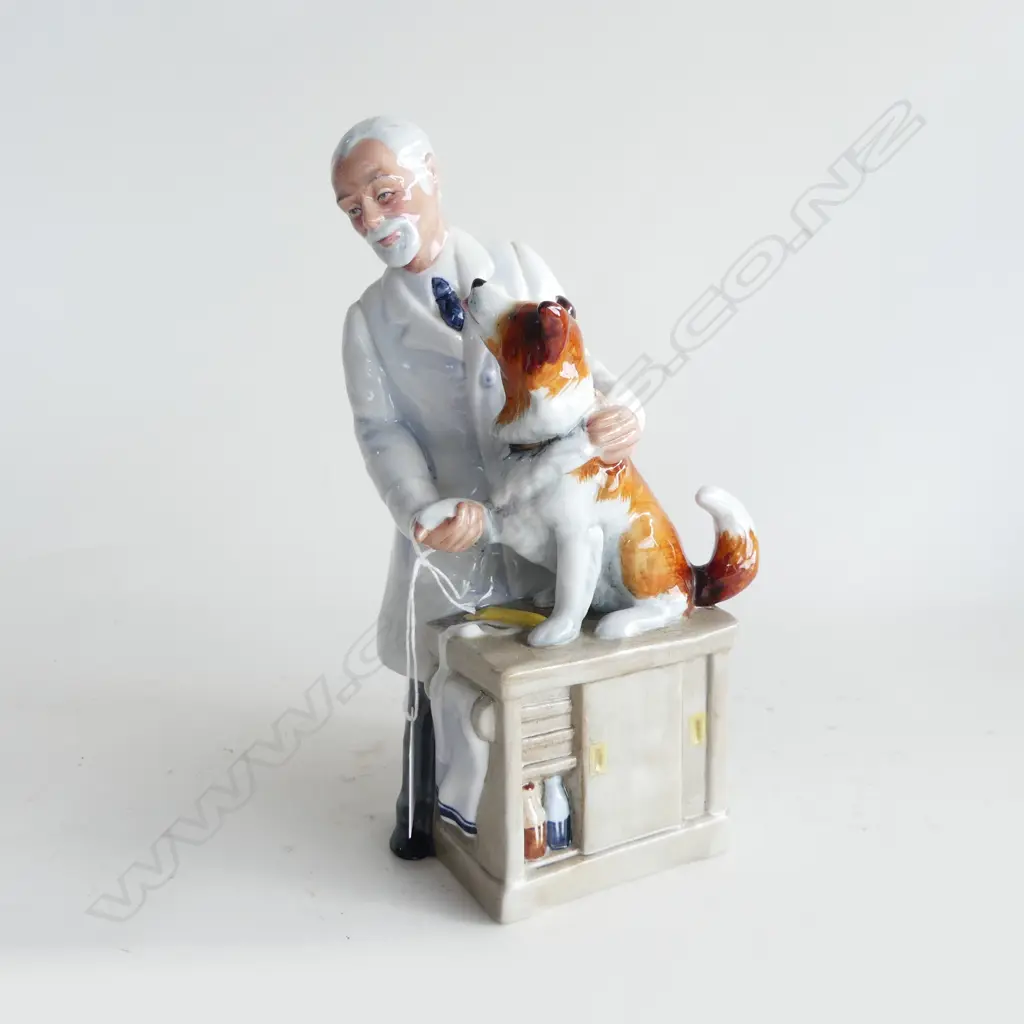 ROYAL DOULTON 'THANKS DOC' H.225mm Image 1++